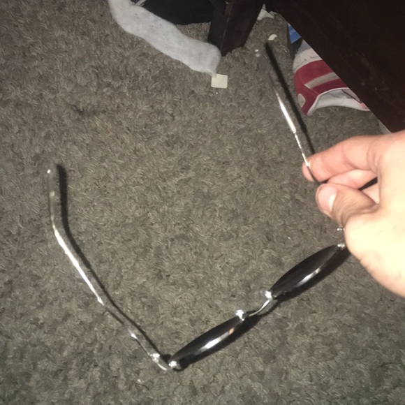 Gold Circle Sunglasses 🕶 - Picture 2 of 2